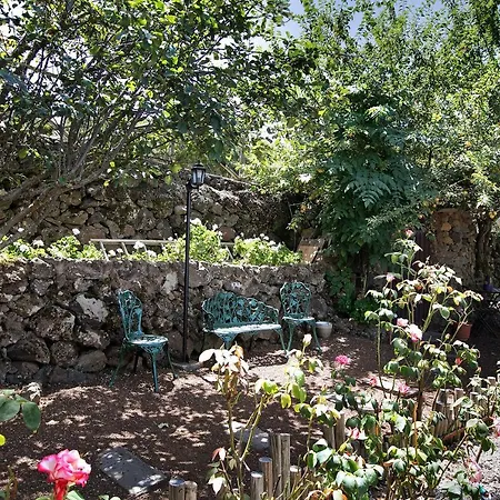 Carmenes Villa *