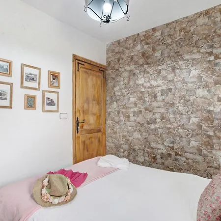 Carmenes Villa *