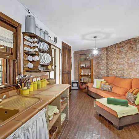 Carmenes Villa *