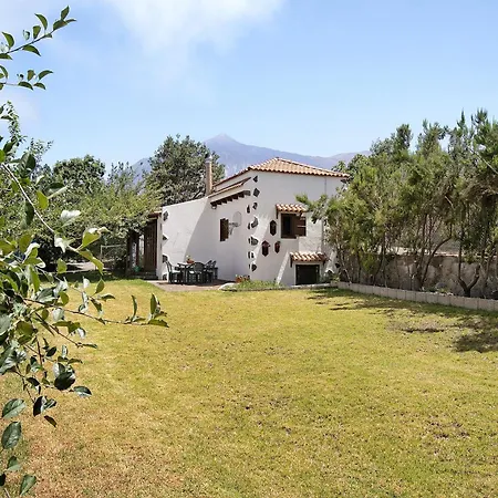 Vila Carmenes *